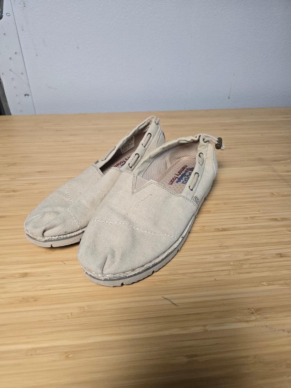 BOBS Skechers Chill Flex Hot 2 Trot Womens 7.5 Natural Beige Canvas Boat Shoes